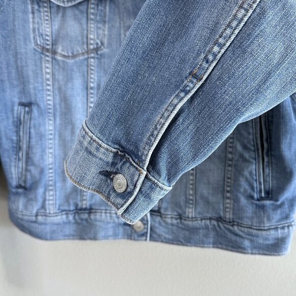 Levi's Stretch Denim Medium Wash Trucker Jacket - Picture 5 of 10
